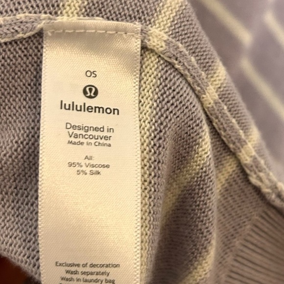 Lululemon Forward Flow Poncho- Athletisure Convertible Poncho- One Size - Picture 6 of 10